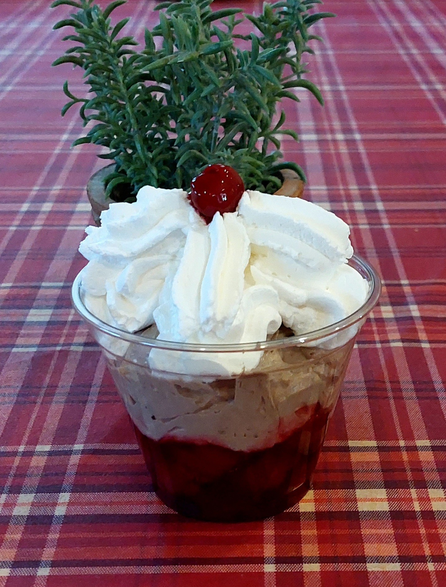 Meggyes csoki mousse