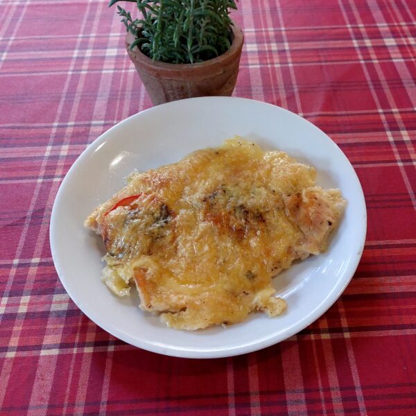 Paradicsomos-mozzarellás besütött csirkemell